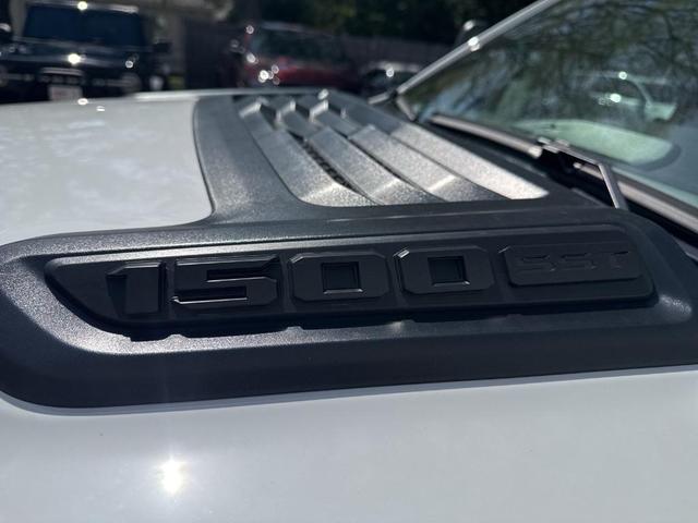 Photo of 2025 Bright White RAM 1500