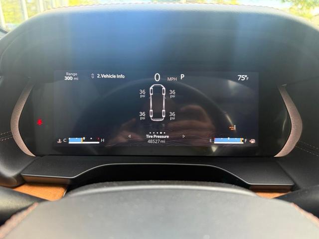 Photo of 2021 Diamond Black Jeep Grand Cherokee L