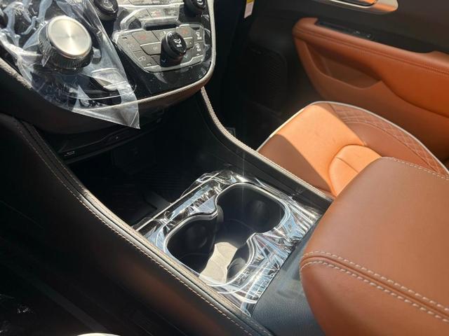 Photo of 2026 Diamond Black Chrysler Pacifica