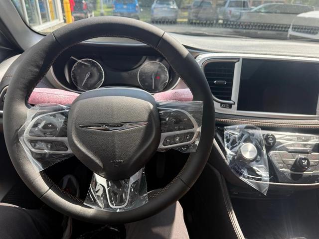 Photo of 2026 Diamond Black Chrysler Pacifica