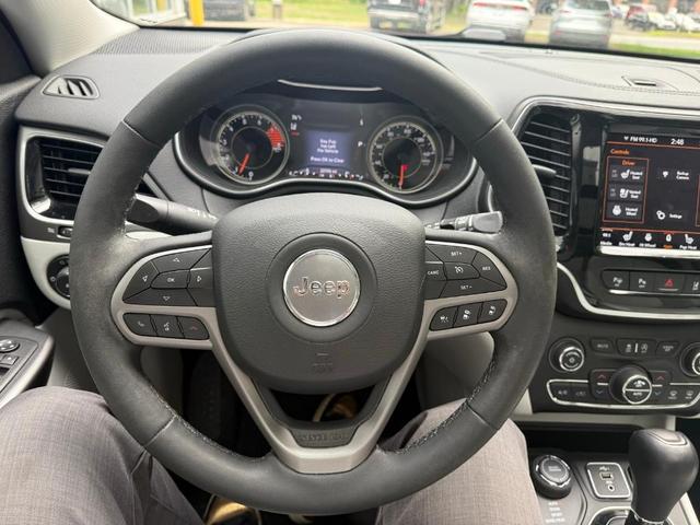 Photo of 2021 Velvet Red Pearlcoat Jeep Cherokee