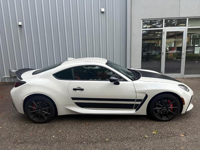 Photo of 2024 White Toyota GR86
