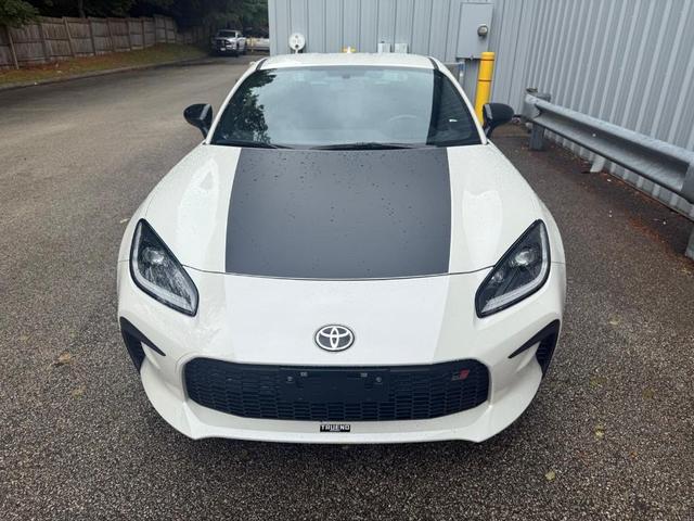 Photo of 2024 White Toyota GR86