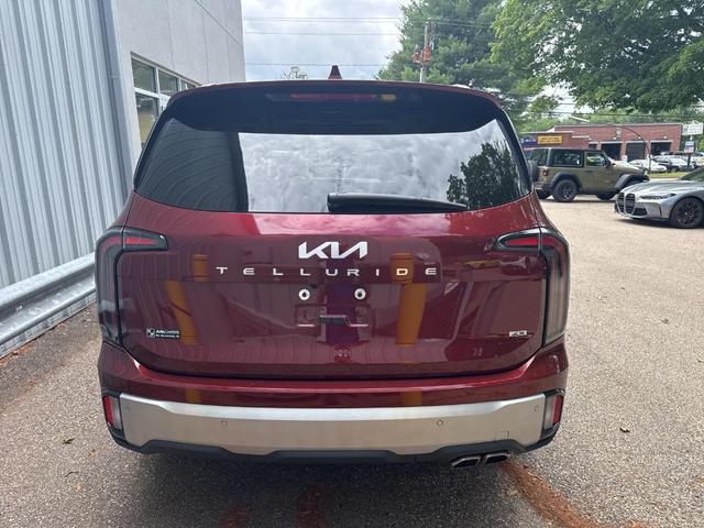 Photo of 2024 Red Kia Telluride