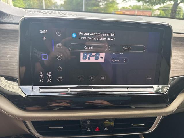 Photo of 2024 Opal White Pearl Effect Volkswagen Atlas