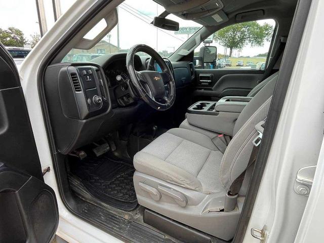 Photo of 2018 Summit White Chevrolet Silverado 2500
