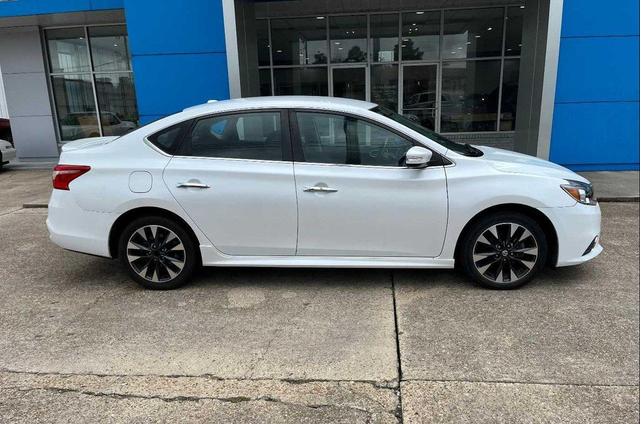 Photo of 2018 Aspen White Nissan Sentra