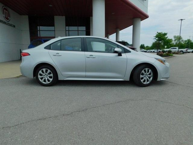 Photo of 2023 Silver Toyota Corolla