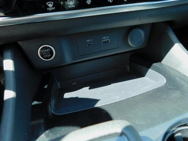 Photo of 2023 Super Black Nissan Rogue