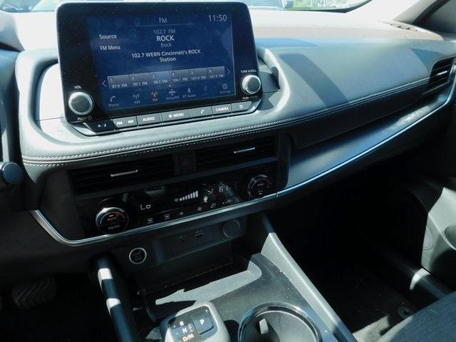 Photo of 2023 Super Black Nissan Rogue