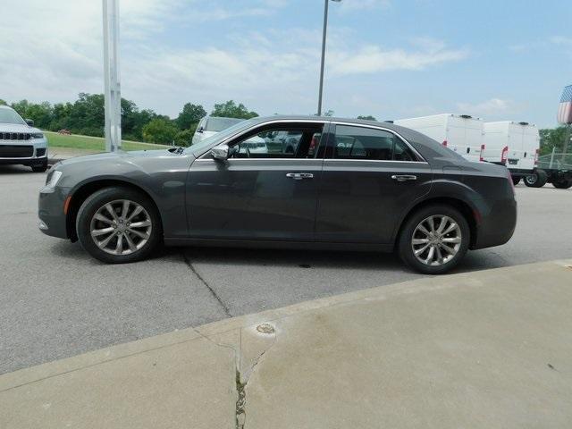 Photo of 2019 Granite Crystal Clearcoat Metallic Chrysler 300