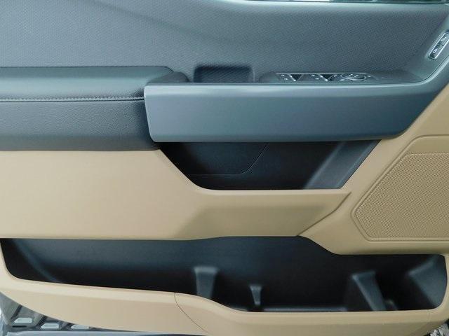Photo of 2023 Black Metallic Ford F-150