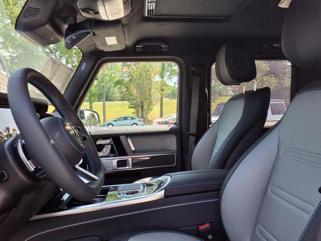 Photo of 2025 BLUE Mercedes-Benz G-Class