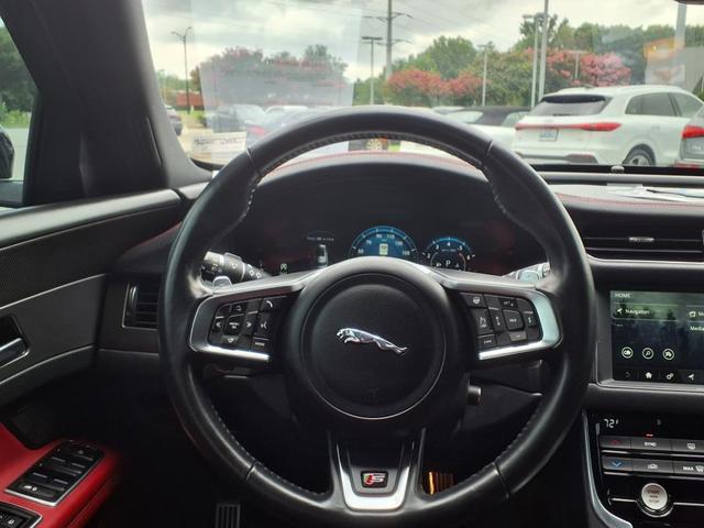 Photo of 2018 Santorini Black Metallic Jaguar XF