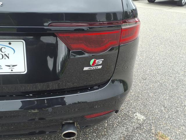 Photo of 2018 Santorini Black Metallic Jaguar XF