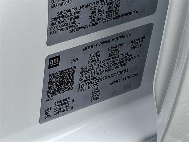 Photo of 2025 Summit White GMC Sierra 1500