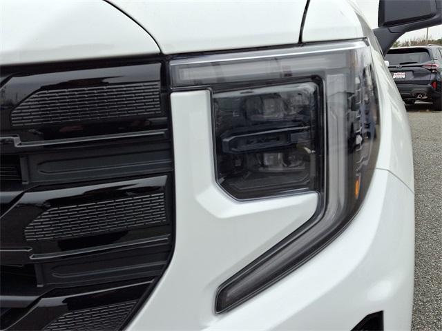 Photo of 2025 Summit White GMC Sierra 1500
