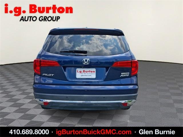 Photo of 2017 Blue Honda Pilot