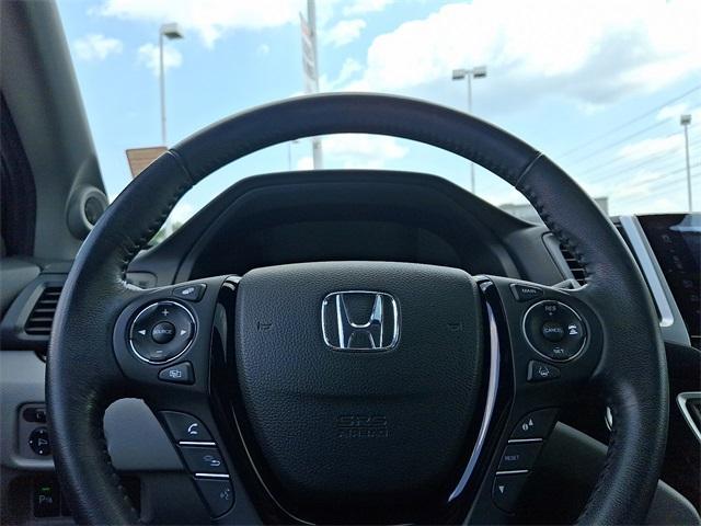 Photo of 2017 Blue Honda Pilot