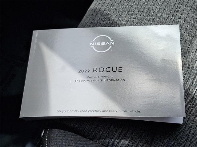 Photo of 2022 Glacier White Nissan Rogue
