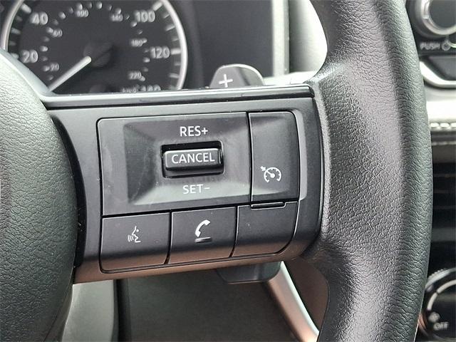 Photo of 2022 Glacier White Nissan Rogue