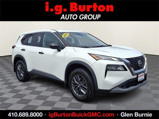 Photo of 2022 Glacier White Nissan Rogue