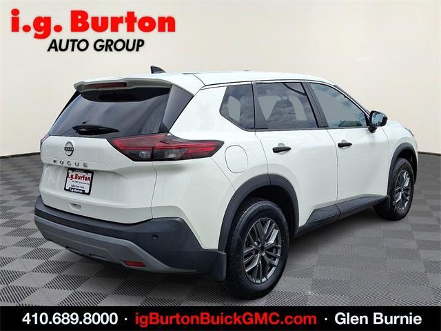 Photo of 2022 Glacier White Nissan Rogue