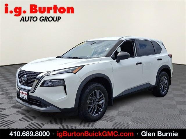 Photo of 2022 Glacier White Nissan Rogue