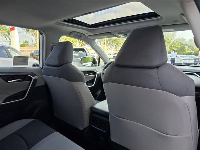 Photo of 2025 Ice Toyota RAV4 Hybrid