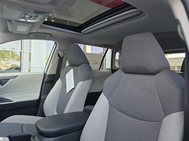 Photo of 2025 Ice Toyota RAV4 Hybrid