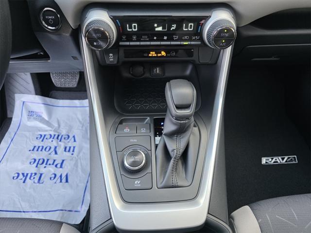 Photo of 2025 Ice Toyota RAV4 Hybrid