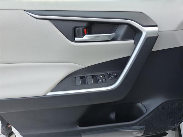 Photo of 2025 Ice Toyota RAV4 Hybrid