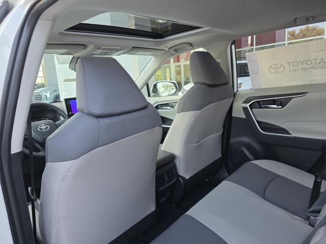 Photo of 2025 Ice Toyota RAV4 Hybrid