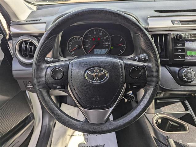Photo of 2016 Super White Toyota RAV4