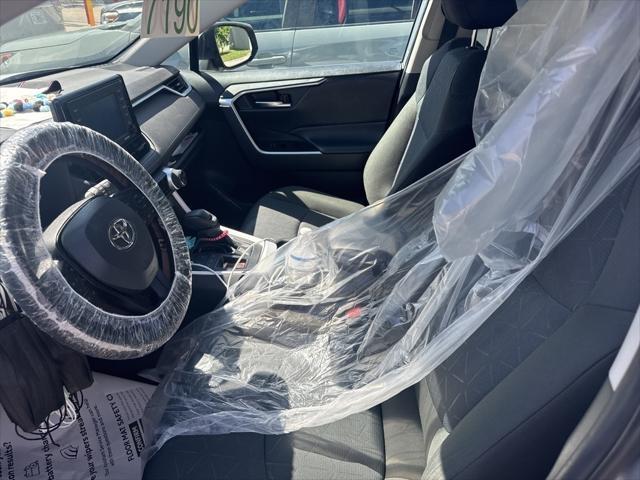 Photo of 2021 Silver Sky Metallic Toyota RAV4