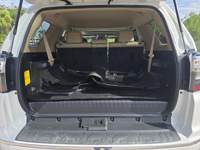 Photo of 2016 Blizzard Pearl Toyota 4Runner