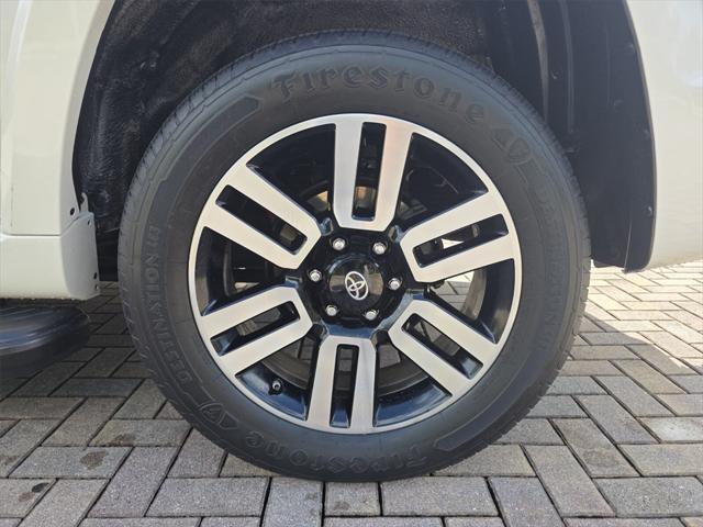 Photo of 2016 Blizzard Pearl Toyota 4Runner