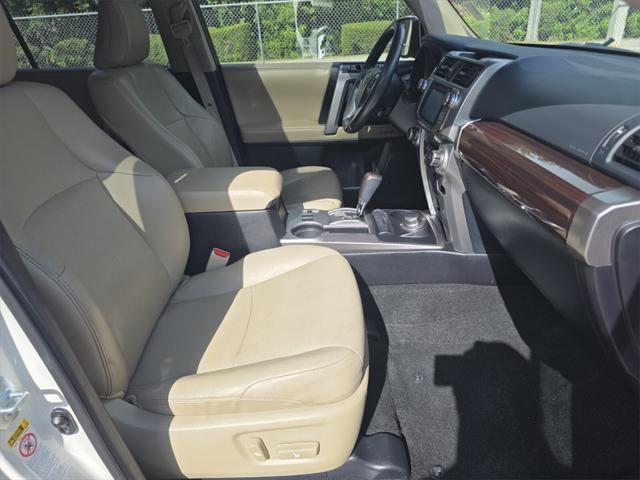 Photo of 2016 Blizzard Pearl Toyota 4Runner