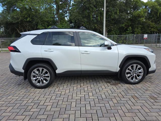 Photo of 2025 Wind Chill Prl Toyota RAV4