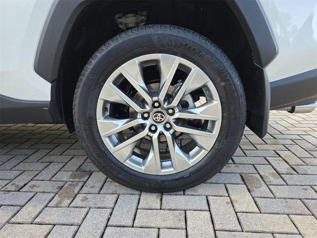 Photo of 2025 Wind Chill Prl Toyota RAV4