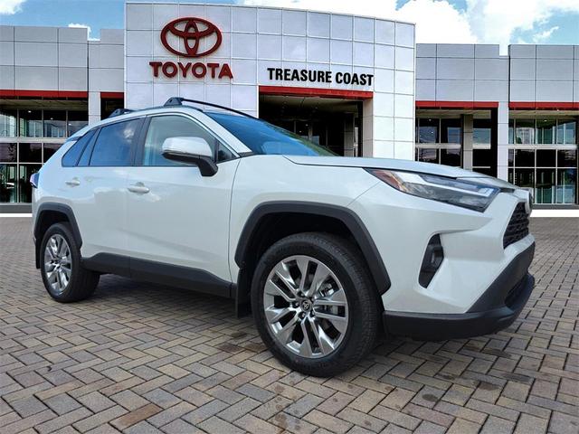 Photo of 2025 Wind Chill Prl Toyota RAV4
