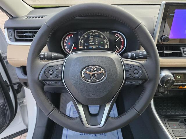 Photo of 2025 Wind Chill Prl Toyota RAV4