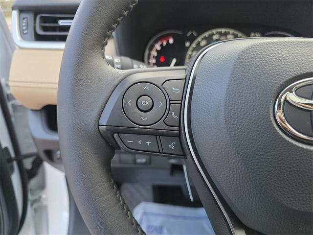 Photo of 2025 Wind Chill Prl Toyota RAV4