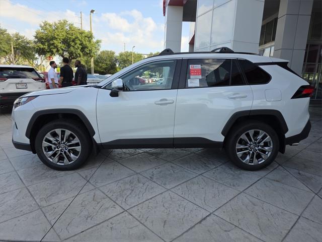 Photo of 2025 Wind Chill Prl Toyota RAV4