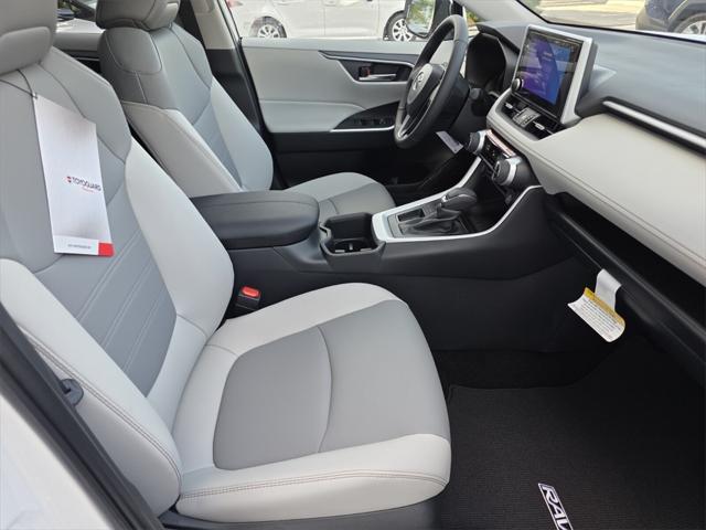Photo of 2025 Wind Chill Prl Toyota RAV4