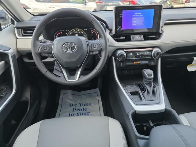 Photo of 2025 Wind Chill Prl Toyota RAV4