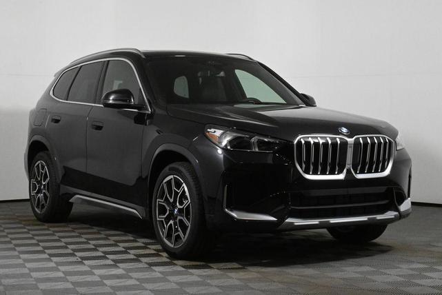 Photo of 2025 Black Sapphire Metallic BMW X1
