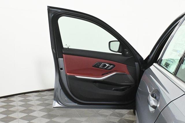 Photo of 2025 Gray Metallic BMW 330
