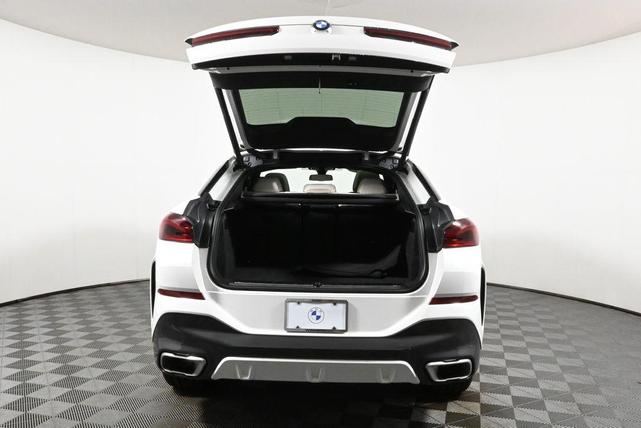 Photo of 2023 Alpine White BMW X6