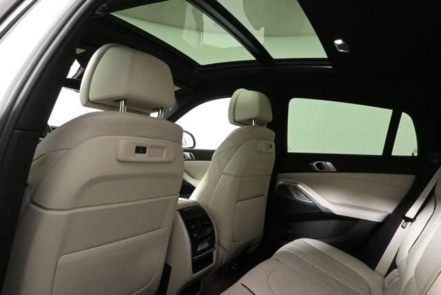 Photo of 2023 Alpine White BMW X6